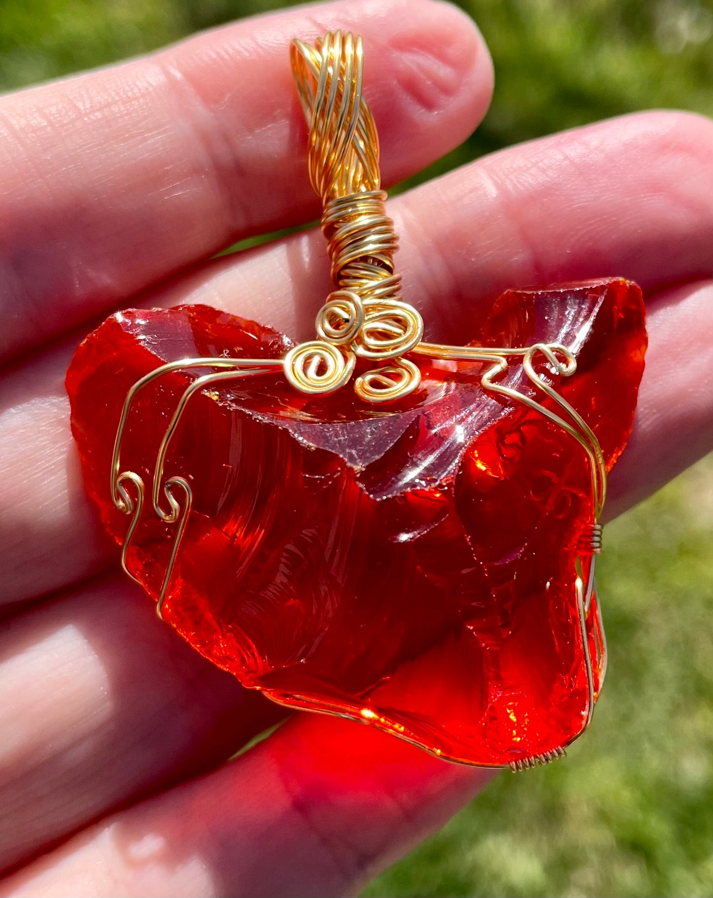 pendentif andara, rouge, solaire, dragon