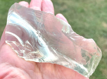 Cargar imagen en el visor de la galería, ANDARA• Africain Oracle de la Nouvelle Terre ~ 82 g  | cristal Afrique
