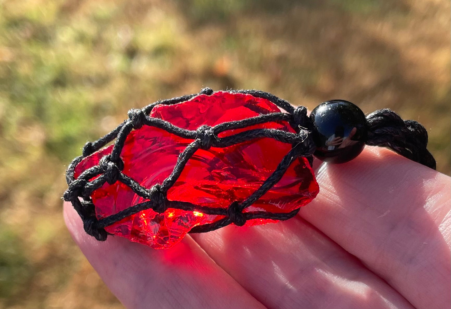 Pendentif macramé ANDARA rouge carmin 9 g  | Cristal 5D / 777 •