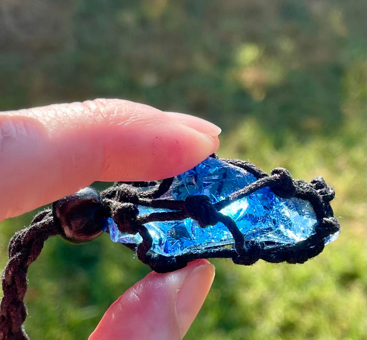 Pendentif macramé ANDARA bleu 13 g  | Cristal 5D / 777 •