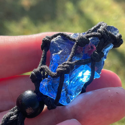 Pendentif macramé ANDARA bleu 13 g  | Cristal 5D / 777 •