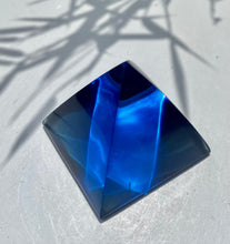 Charger l&#39;image dans la galerie, Pyramide ANDARA Bleu Abysse 106 g
