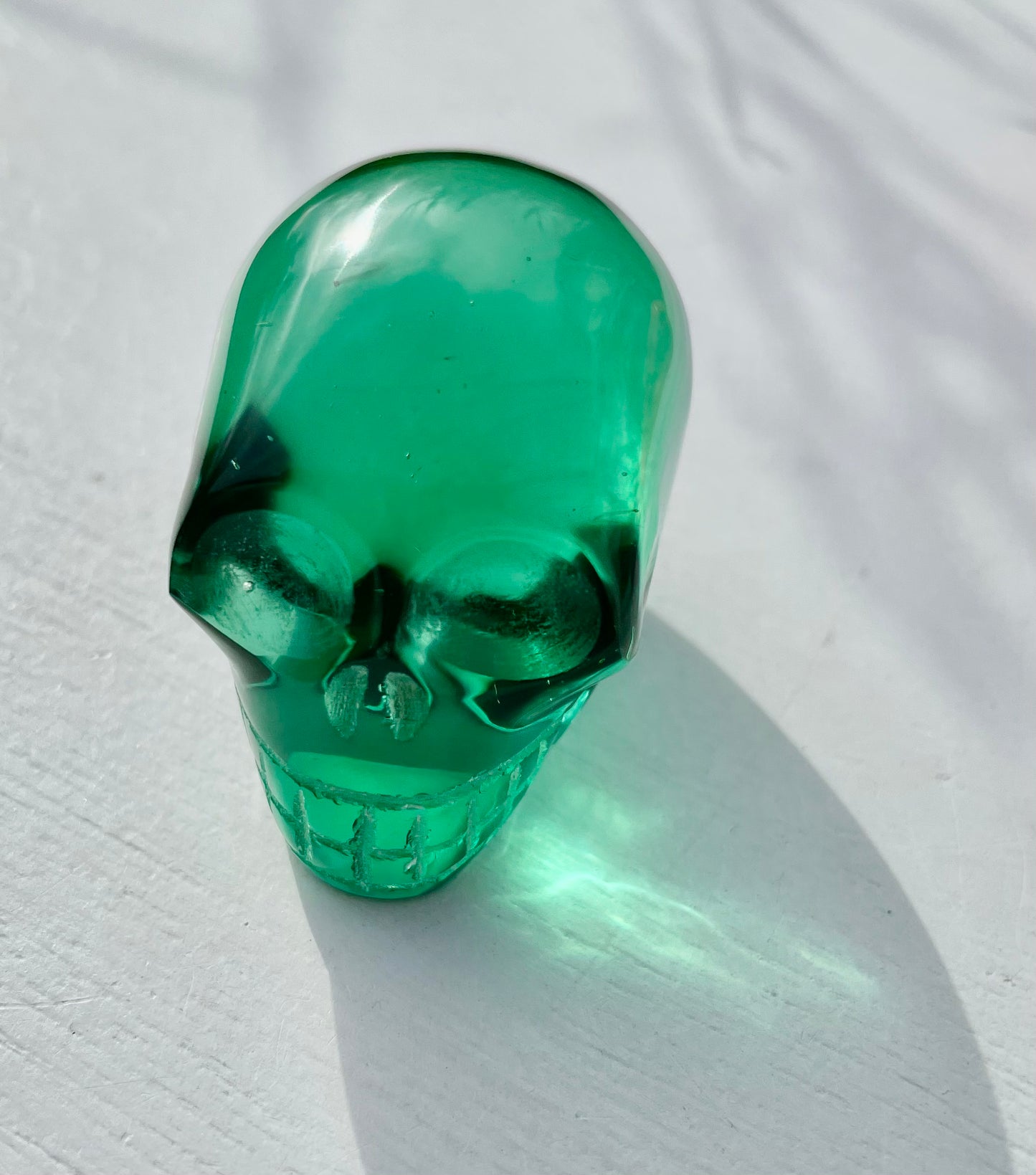 ANDARA onde de forme Crâne cristal Vert 68 g