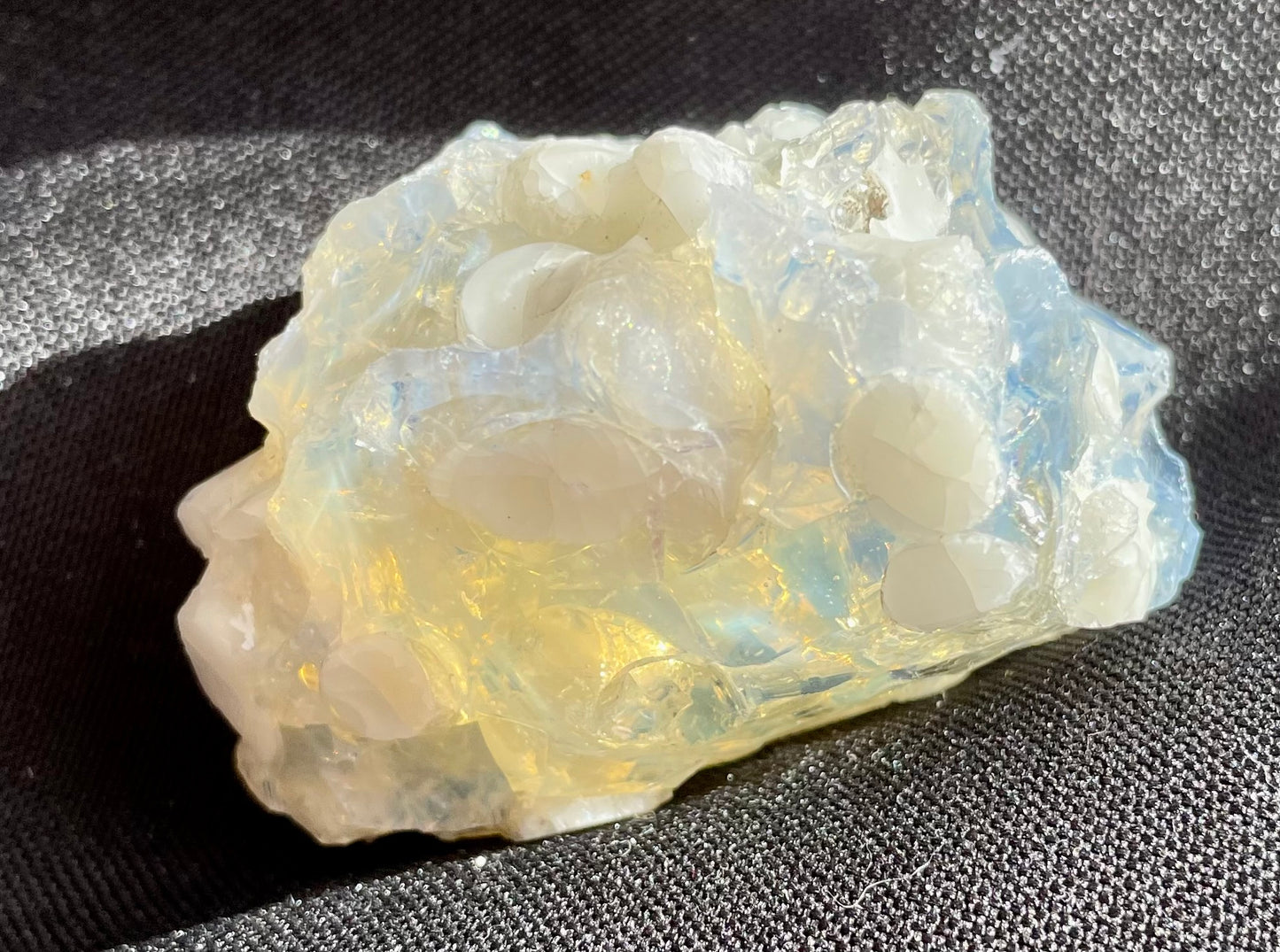 Rare ANDARA Perlé opalescent 68 g ~minéral etherium